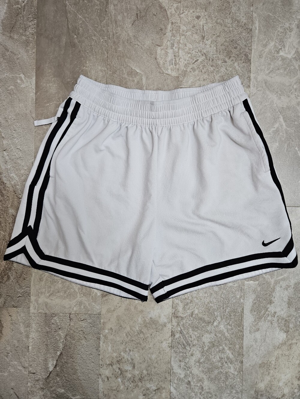 Nike Basketball Shorts. Youth Large Plus.